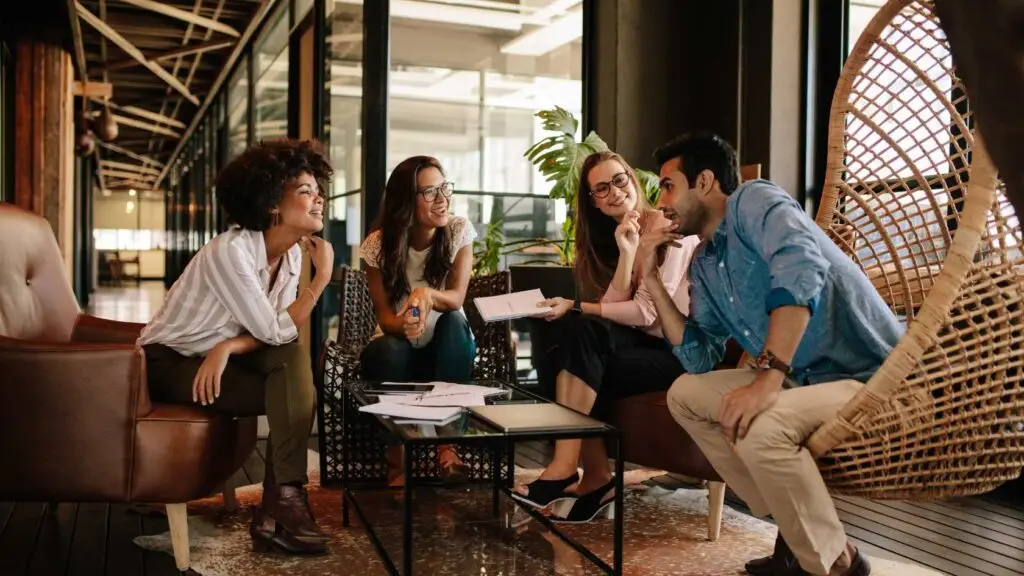 Réunion de travail dans la bonne humeur