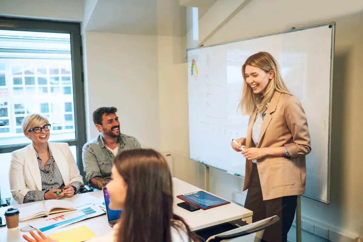 Réunion de travail dans la bonne humeur